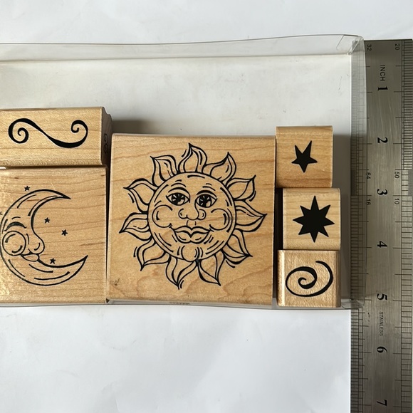 Sun, moon and stars S482 stamp set - Picture 2 of 8